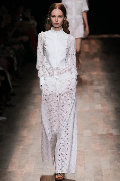 Look 29